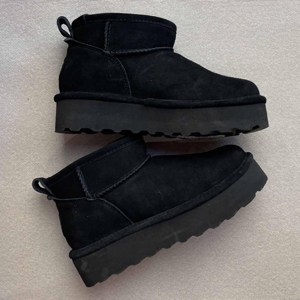 BearPaw Black platform short Winter Boots